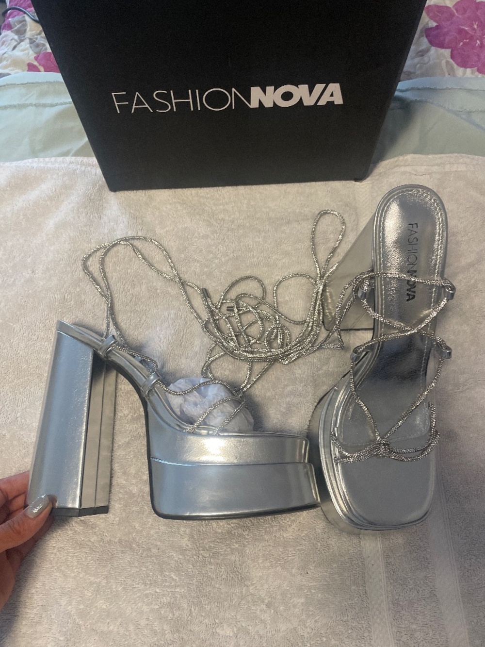 Fashion Nova Star Walker chunky heels SZ. 10